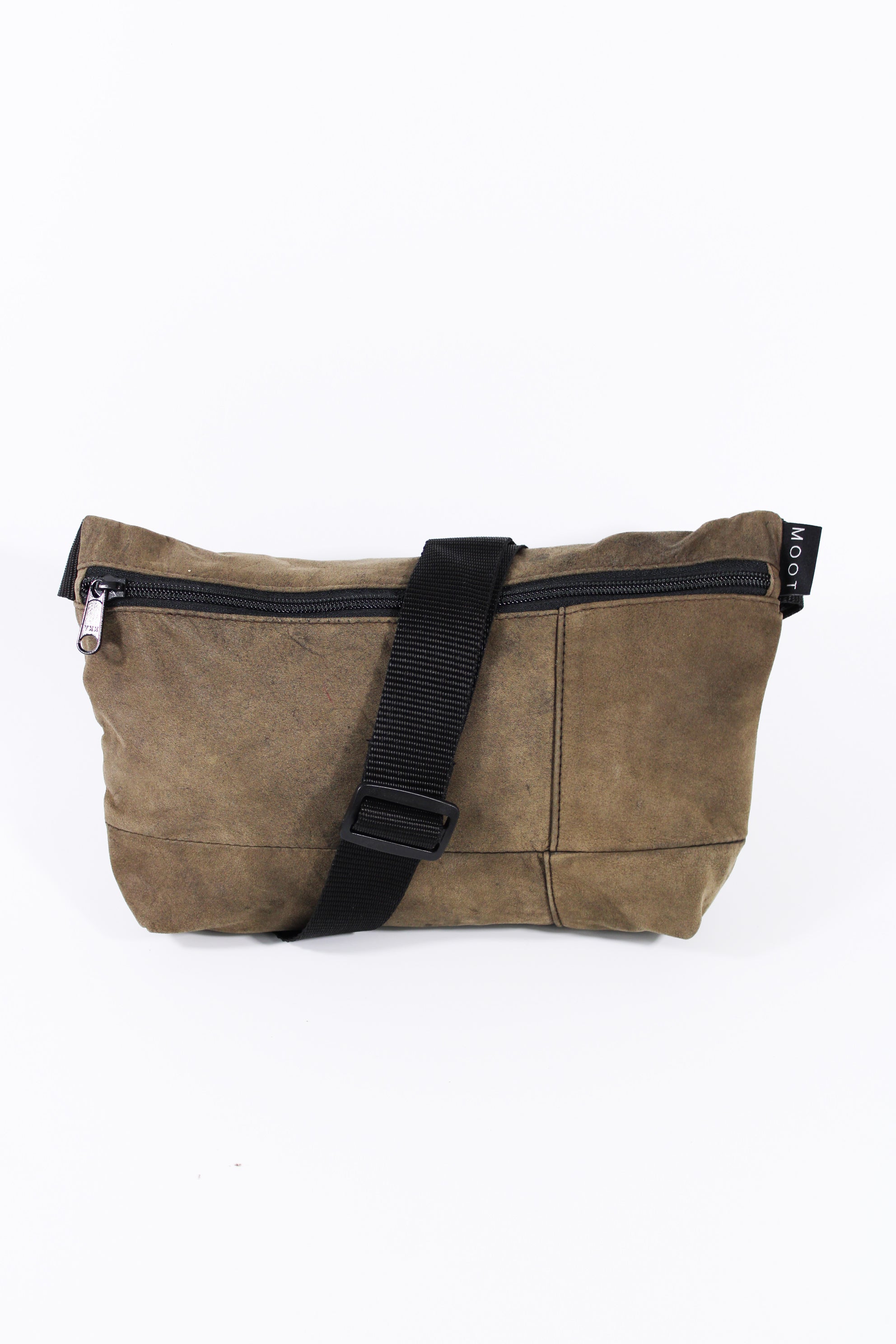 Die Schultertasche (Wildleder)