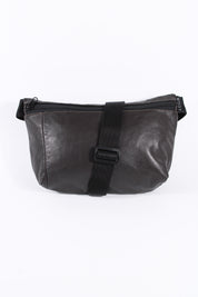Die Schultertasche