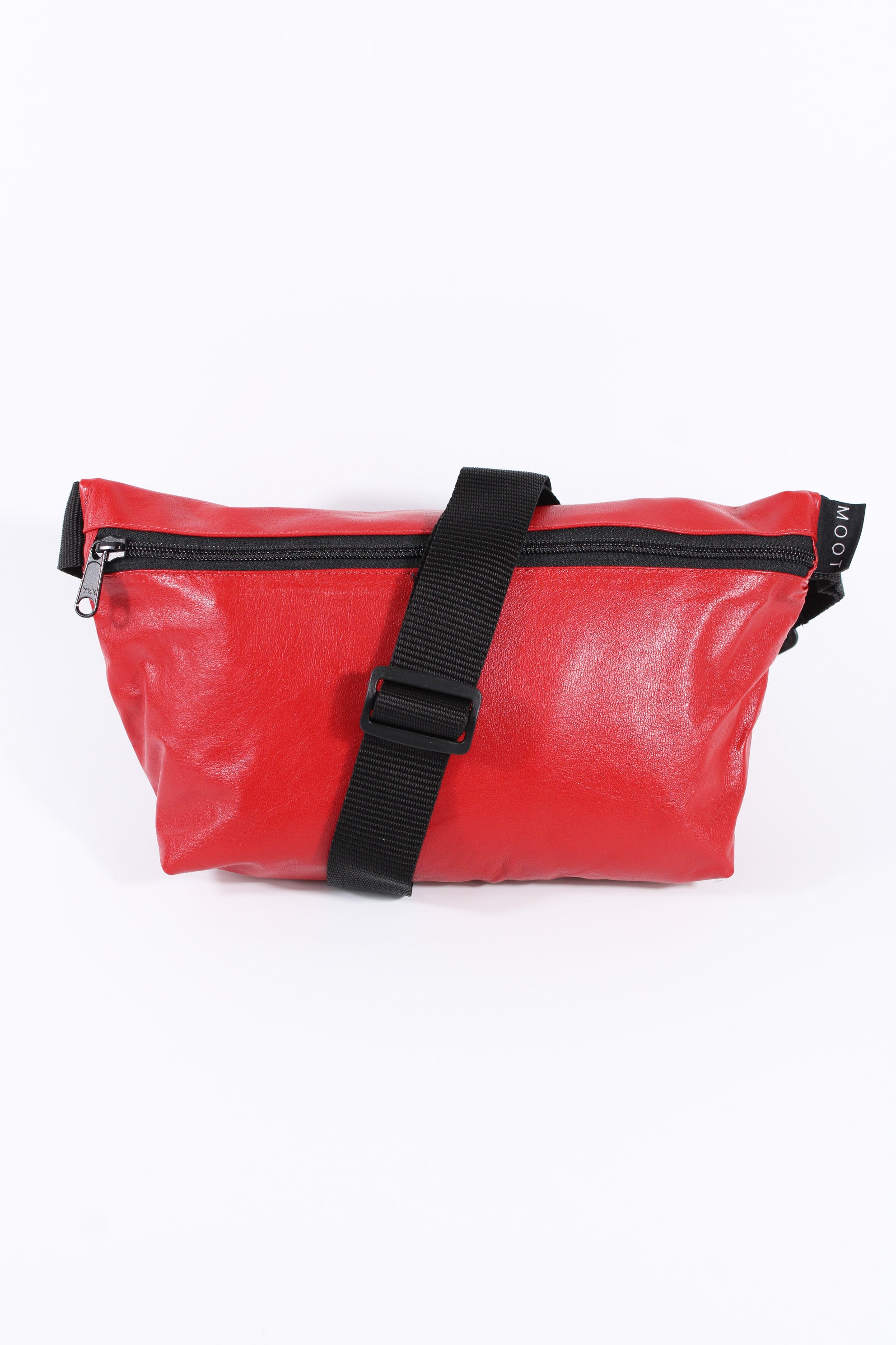 Die Schultertasche