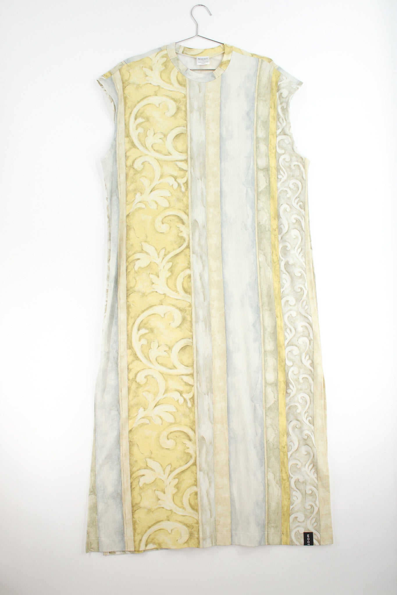 Das Kleid in L